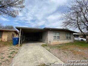 Building Photo - 507 Gilbert Ln