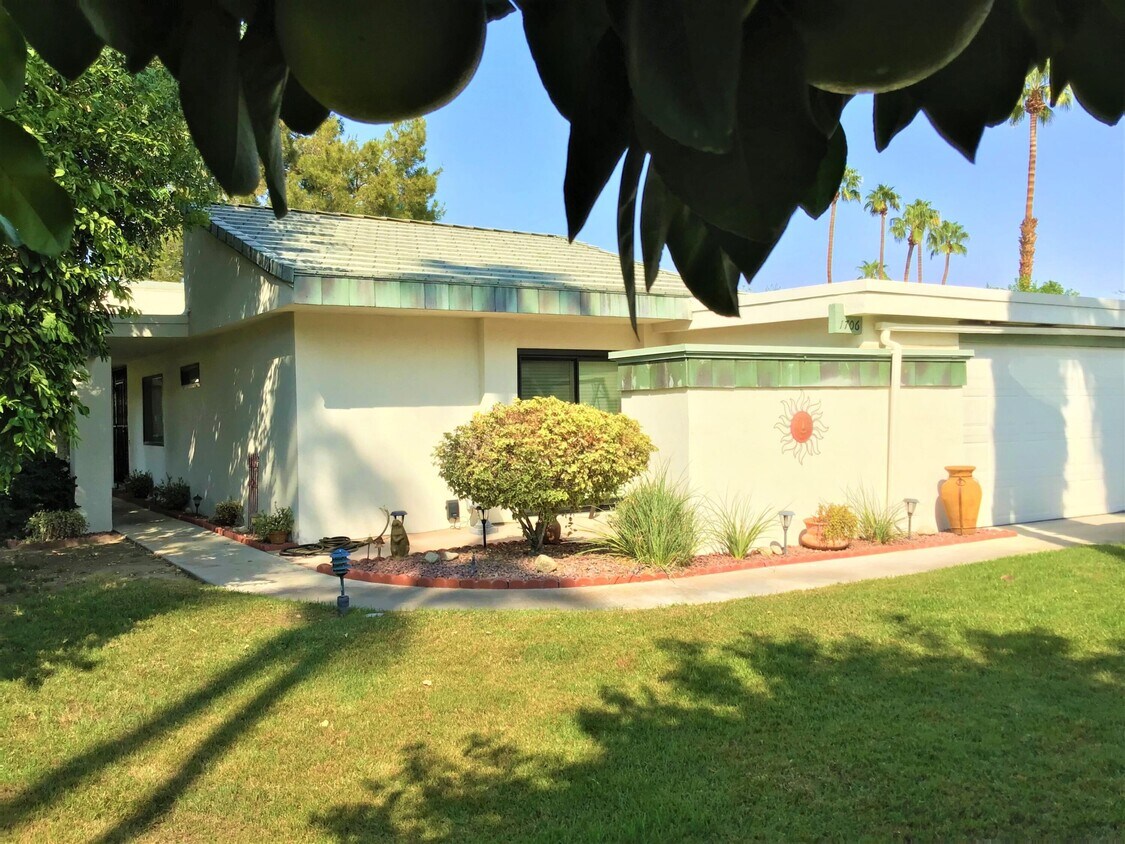 1706 E Sonora Rd, Palm Springs, CA 92264 Condo for Rent in Palm