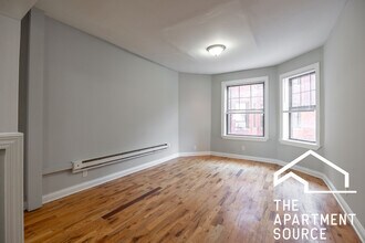 Building Photo - 4415 N Wolcott Ave