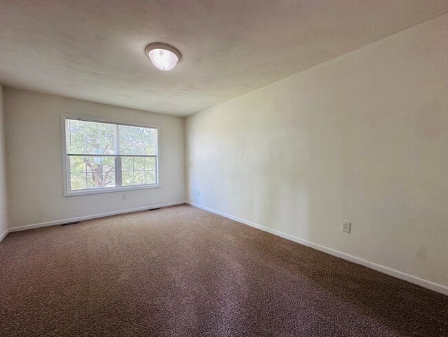 Photo - 4 Bedroom 2.5 Bath House with 1 Car Garage