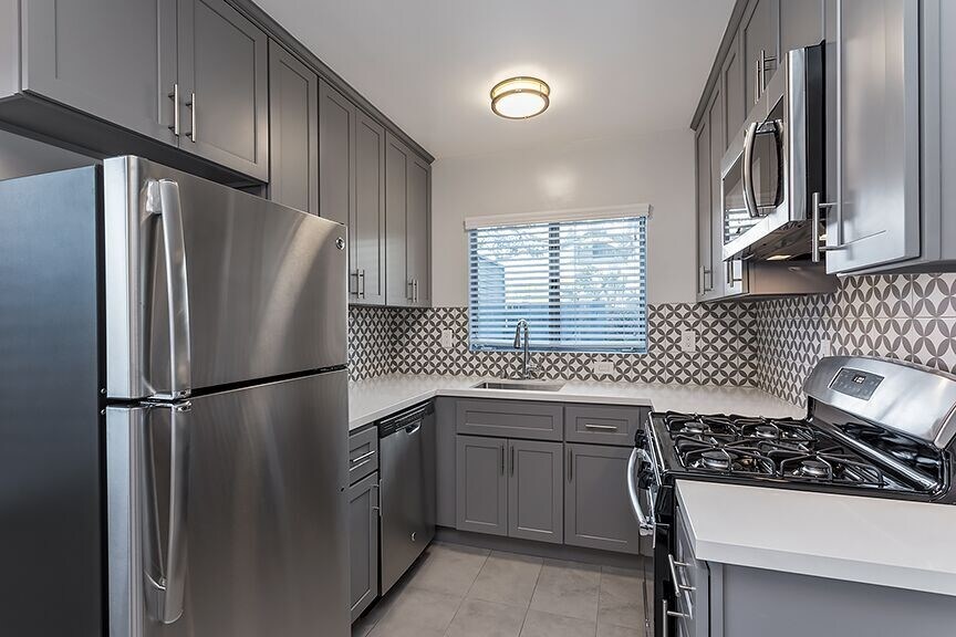 Foto principal - 5628 Sultana Ave
