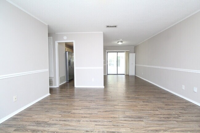 Foto del edificio - Updated 3/2 Brick Home in Northeast Pensac...