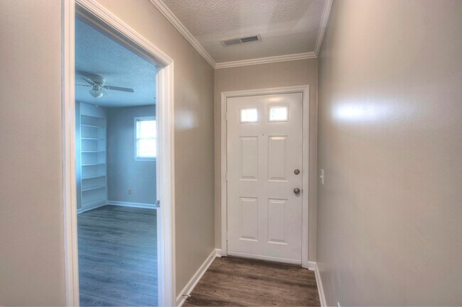 Foto del edificio - 407 Alice Ct