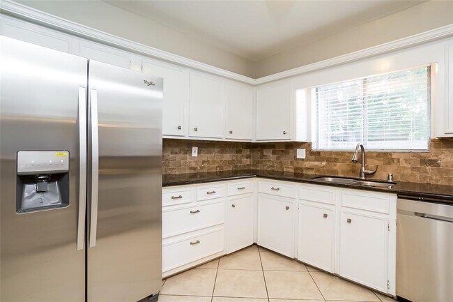 Foto del edificio - 11906 Swan Creek Dr