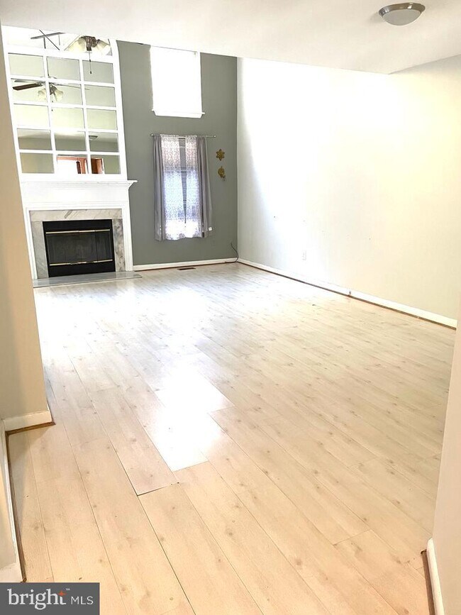 Building Photo - 8302 Linden Oaks Ct
