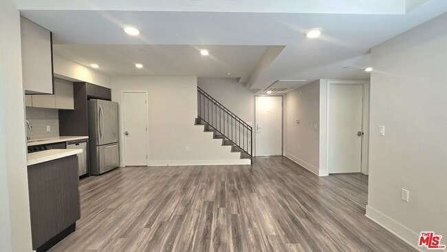 Foto del edificio - 5030 Rosewood Ave