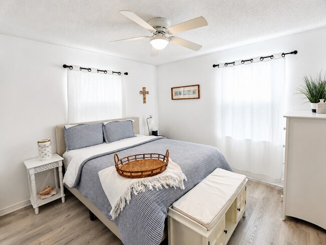 Foto del edificio - 4008 Breezy Hill Ln