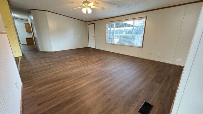 Foto del edificio - 21120 Binford Rd