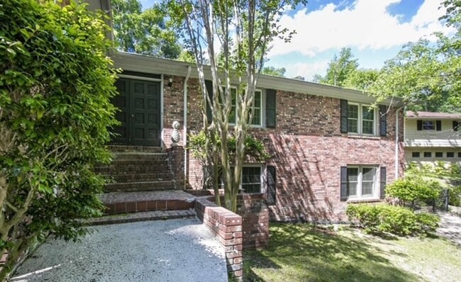 Building Photo - Renovated 5BR Home Minutes from Downtown Columbia | Two Full Kitchens + Fenced Yard ~ Available M...