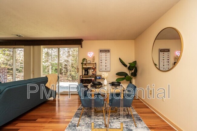 Building Photo - 7600 Portadown Ct