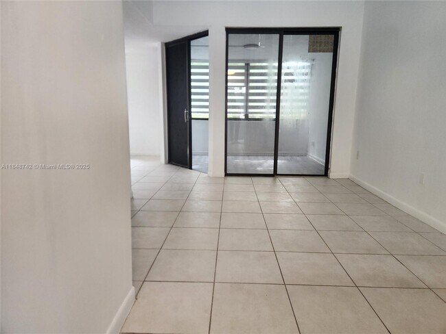Foto del edificio - 8335 SW 152nd Ave