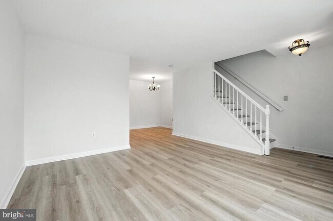 Foto del edificio - 6808 Cottingham Ln