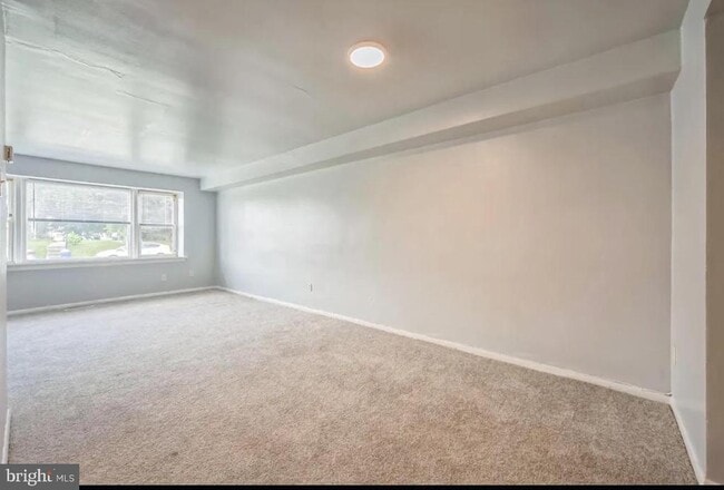 Building Photo - 2619 Tremont St