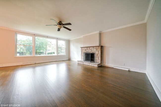 Building Photo - 5404 Franklin Ave