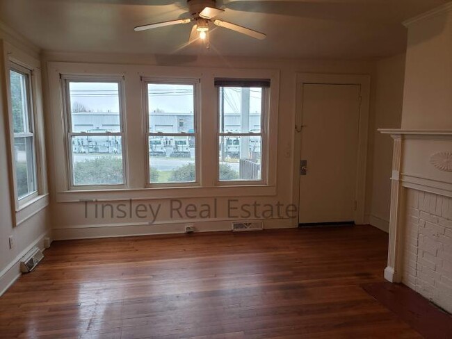 Foto del edificio - 3 bedroom in Greenville SC 29611