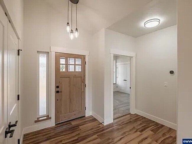 Foto del edificio - 4 Bedroom 2 Bath House