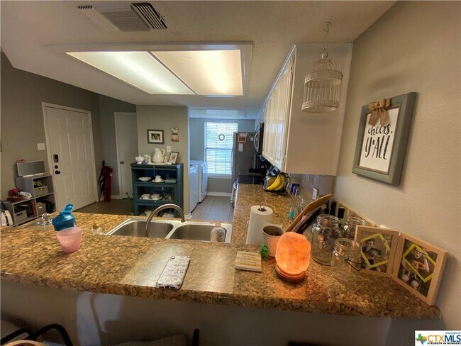 Building Photo - 474 Seele St