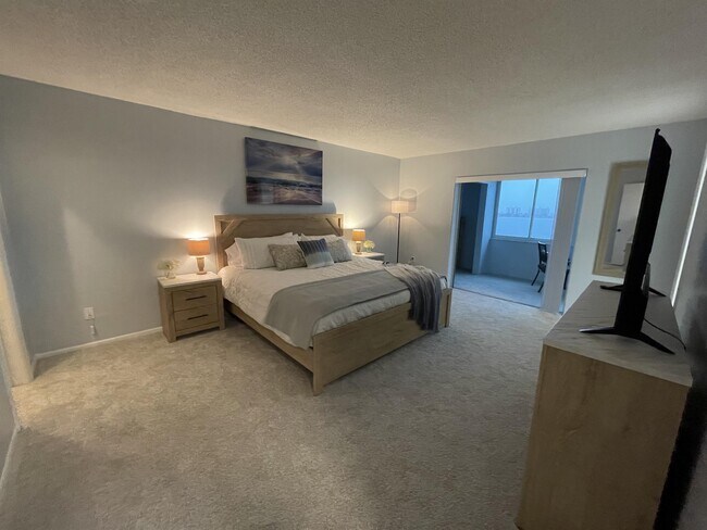 Foto del edificio - 4750 Cove Cir