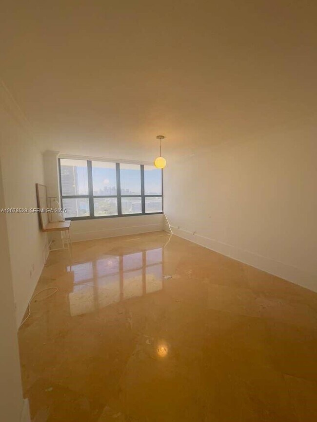 Foto del edificio - 780 NE 69th St