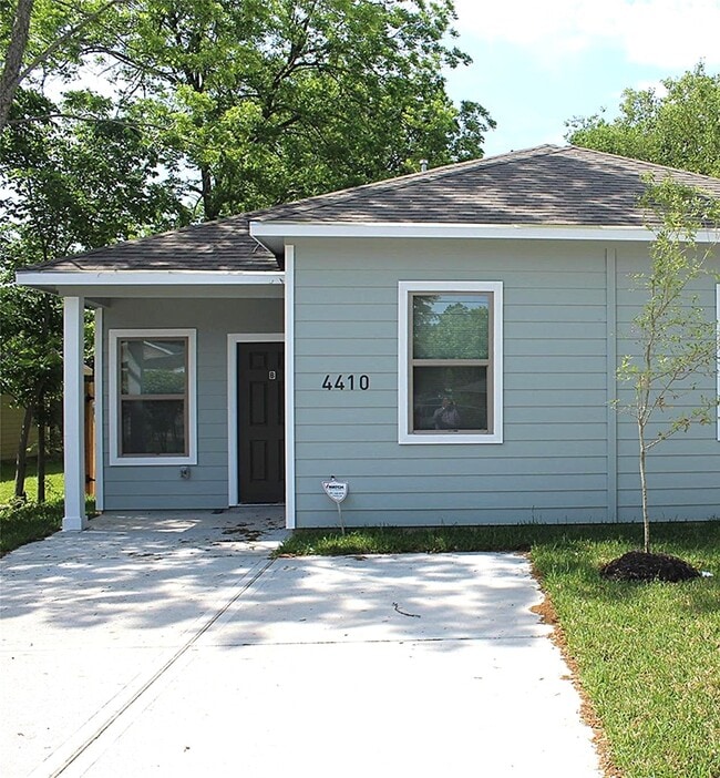 Building Photo - 4410 Larkspur St