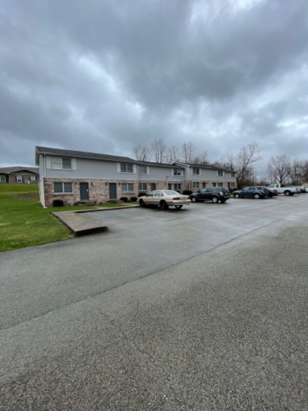 Foto del edificio - 110 Youngstown Rd