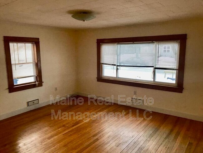 Building Photo - 800 Stillwater Ave