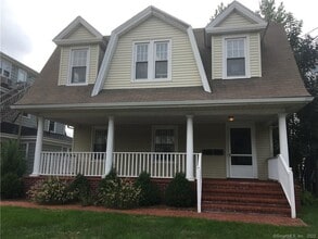 Building Photo - 1872 Bedford St