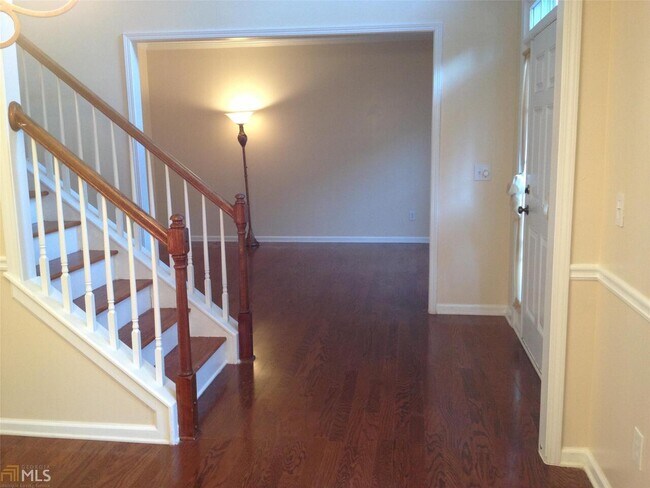 Foto del edificio - 699 Oakview Trail