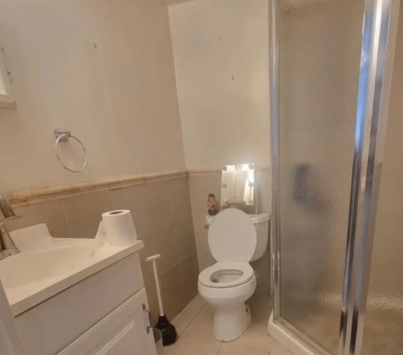 455 Leland Ave, The Bronx, NY 10473 Room for Rent in The Bronx, NY