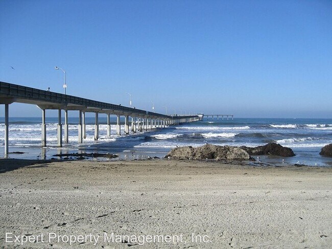 Foto del edificio - 5041 Santa Monica Ave