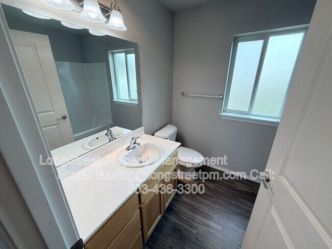 Building Photo - 3655 Pleasant View Dr NE