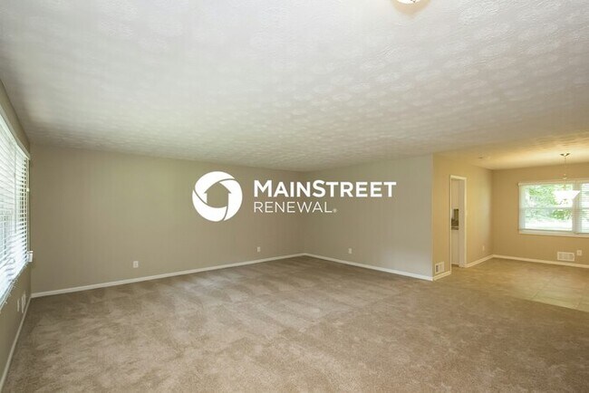 Building Photo - 3 Bedroom Pet-Friendly Home in Riverdale, ...
