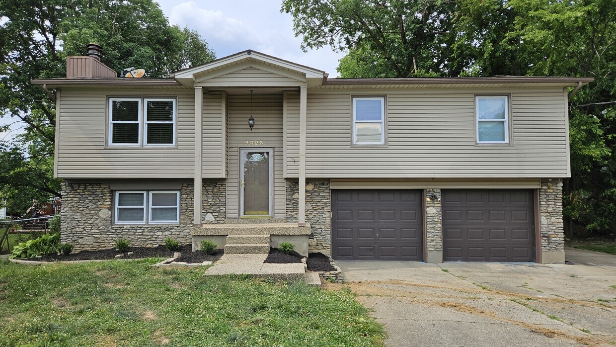 Front - 9323 Willowwood Way