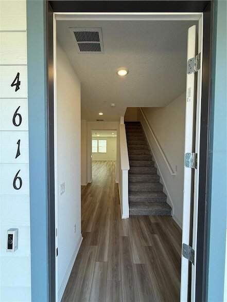 Foto del edificio - 4616 ORCHARD VIEW Aly