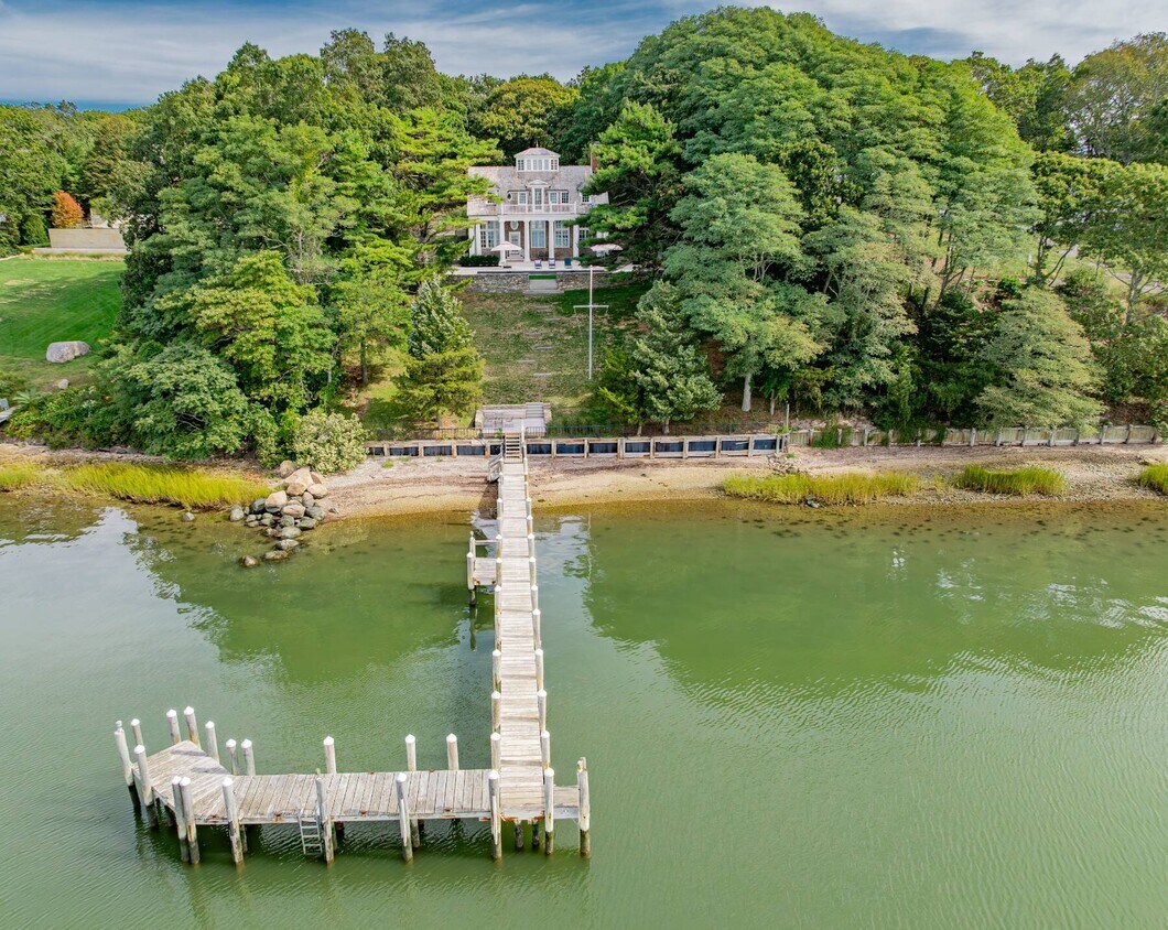 Primary Photo - 66 Ram Island Dr