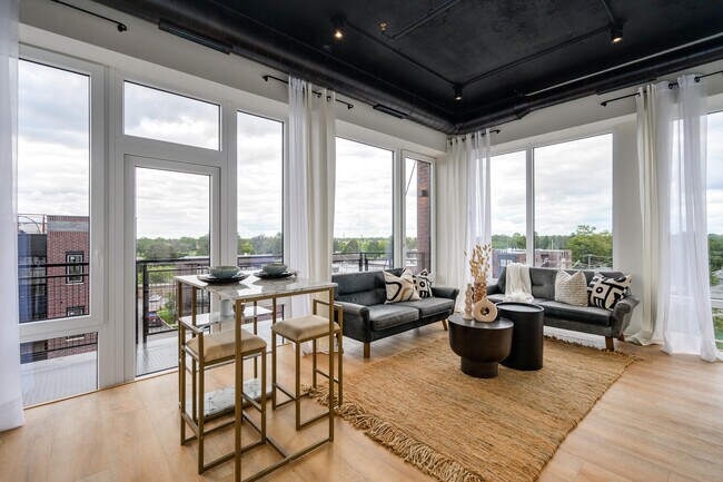 Foto del edificio - 2725 Thatcher Ave