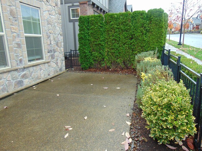 Building Photo - 16342 NW Rossetta St