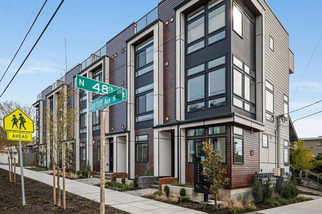 Foto del edificio - 4806 Dayton Ave N