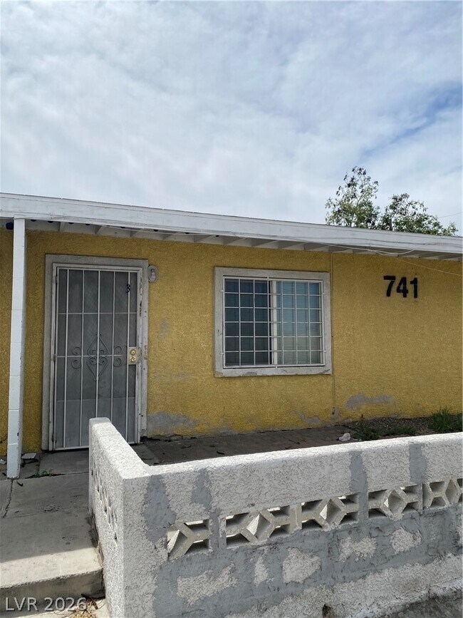 Building Photo - 741 N 10th St