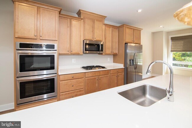 Foto del edificio - 12036 N Shore Dr