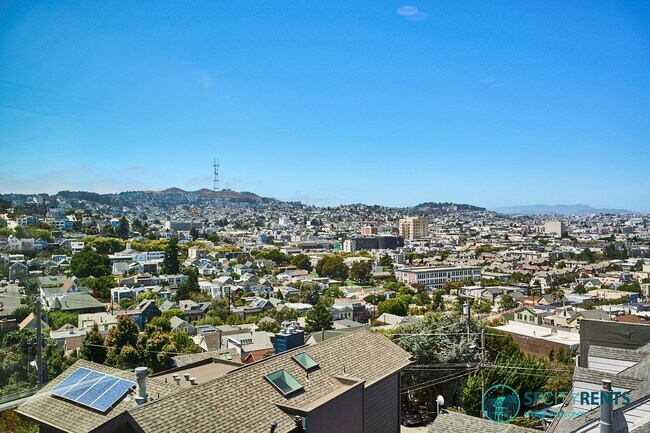 Foto del edificio - Bernal Heights: Remodeled Single Family Home w/ Views, Hot Tub & Solar Panels