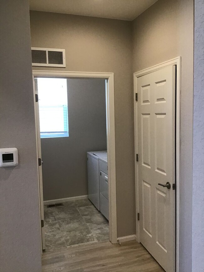 Building Photo - Ranch style home for rent Denver CO