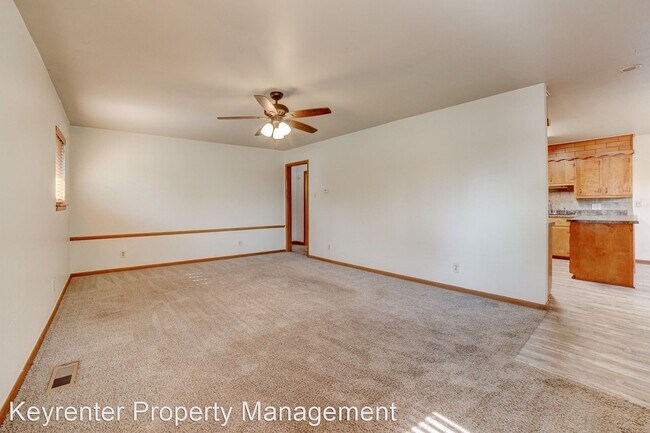 Building Photo - 2 br, 1 bath House - 5548 S Owasso Ave