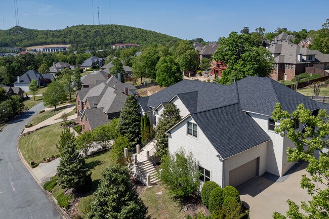 Building Photo - 67 Bellegarde Dr