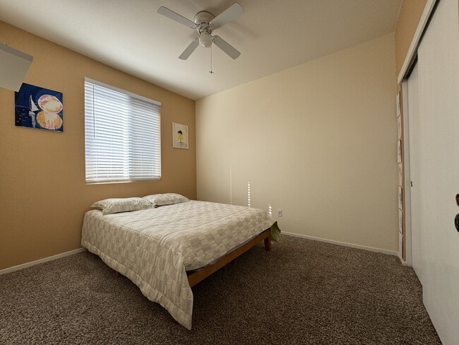 Building Photo - 5548 Ravine Ct