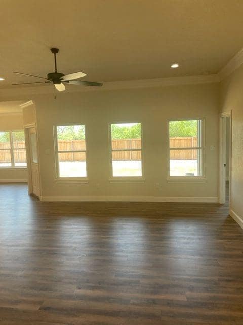 Building Photo - 6950 Phoenix Dr