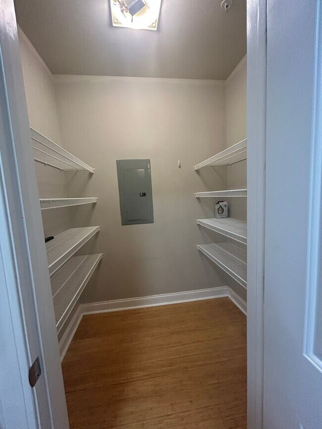 Building Photo - Don't miss this 4-bed, 3-bath condo TWO miles from the ocean!