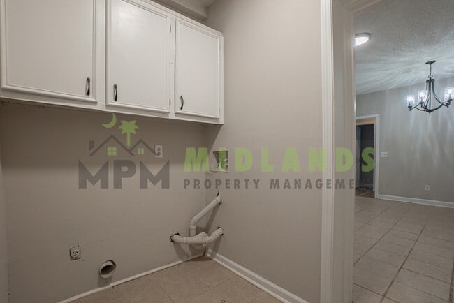 Building Photo - 928 Columbia College Dr