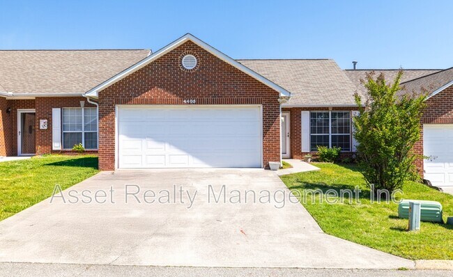 Foto del edificio - 4405 Greenfern Way