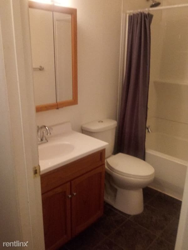 Building Photo - 1 br, 1 bath Apartment - 4th Street